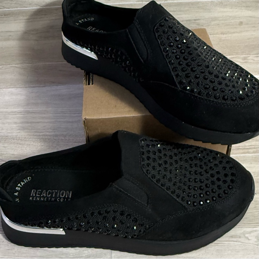 Kenneth Cole Reaction Black Rhinestone Slip On Sneakers Cameron Wide Size 8.5